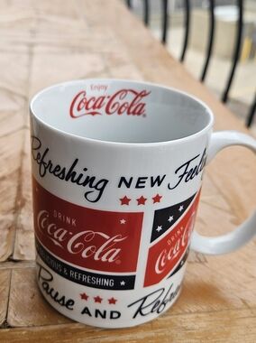 🌺 Coca-Cola Sign-Art Style Mug